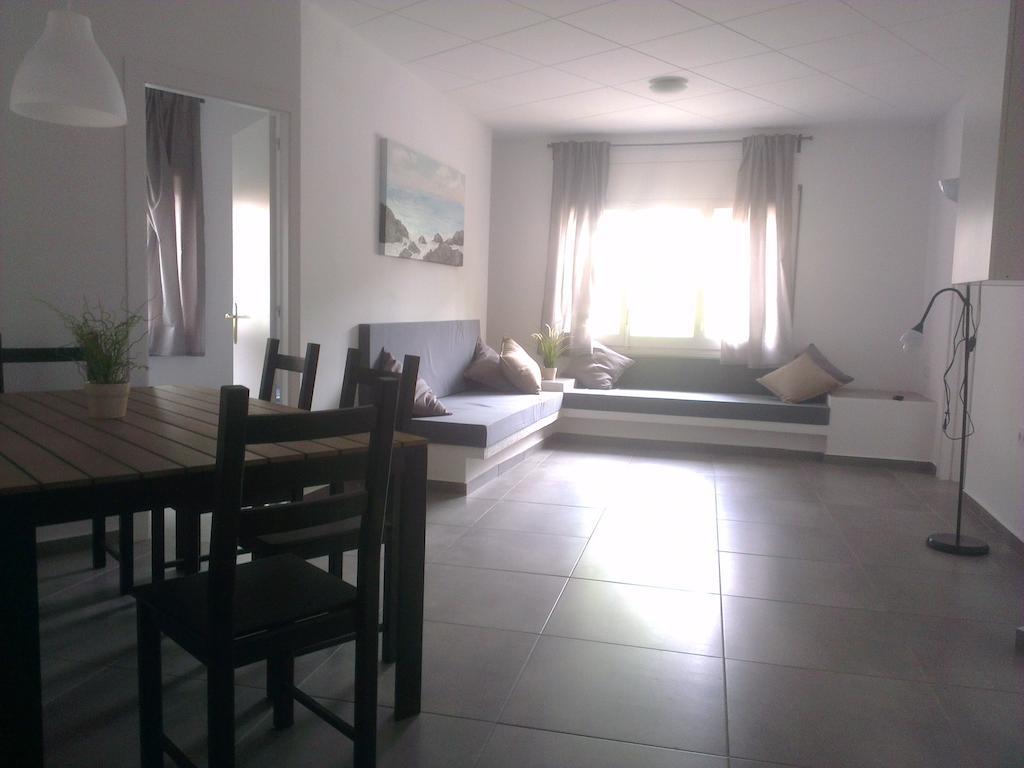روساس Apartaments La Riera الغرفة الصورة